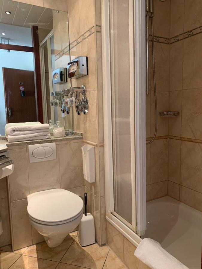 Private Suite Im Gebaeude Des Graf Eberhard Hotels 巴特乌拉赫 外观 照片